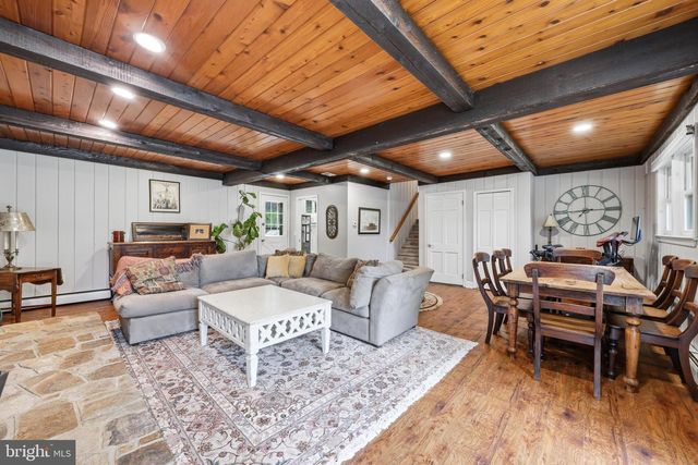 35 CHRISTOPHER MILL RD, Medford, NJ 08055