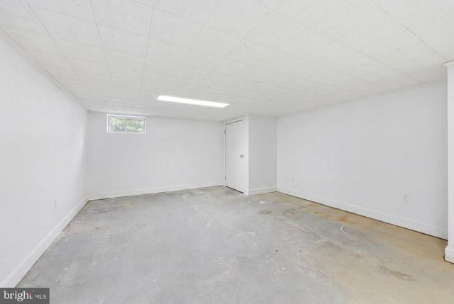 35 CHRISTOPHER MILL RD, Medford, NJ 08055