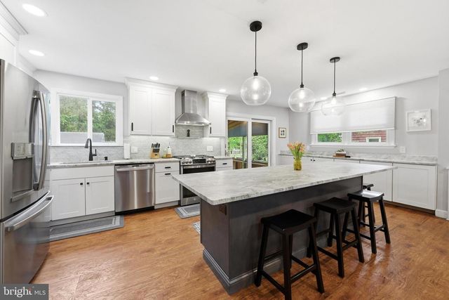 35 CHRISTOPHER MILL RD, Medford, NJ 08055