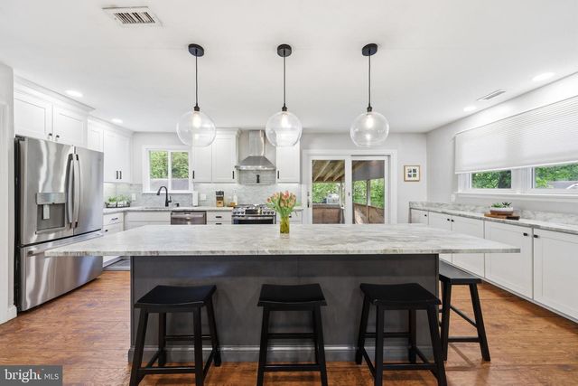 35 CHRISTOPHER MILL RD, Medford, NJ 08055