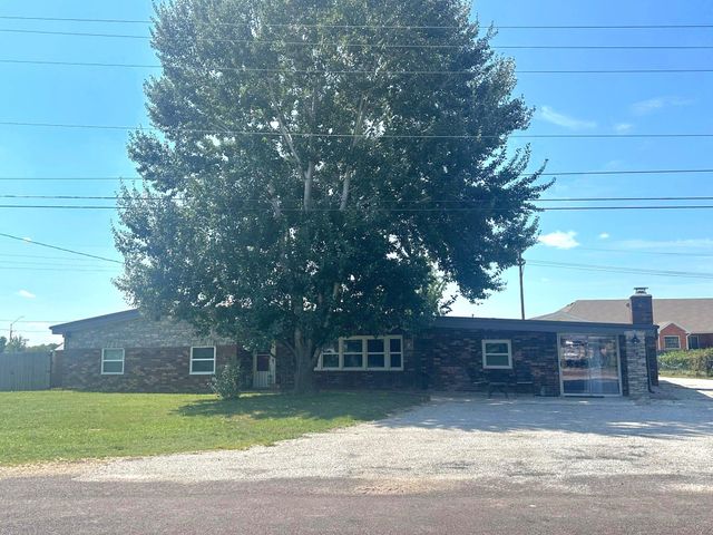 902 N 16th Street, Monett, MO 65708