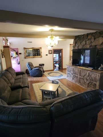 902 N 16th Street, Monett, MO 65708