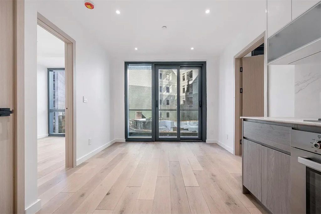 4262 Hunter Street 3C, Long Island City, NY 11101