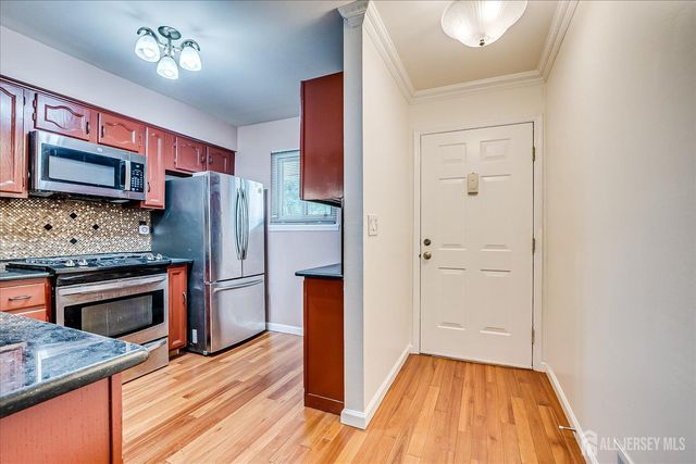 6 Tulip Court, Edison, NJ 08820