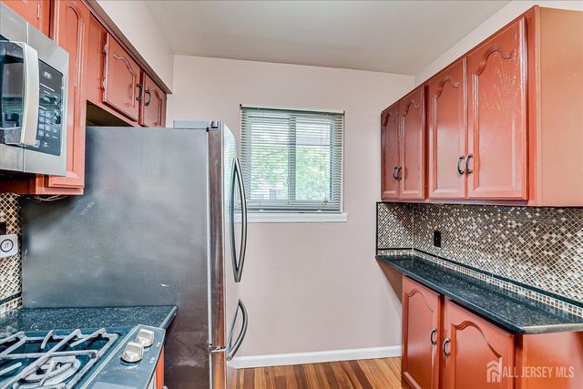 6 Tulip Court, Edison, NJ 08820