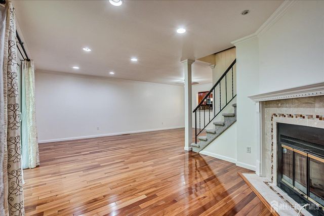 6 Tulip Court, Edison, NJ 08820