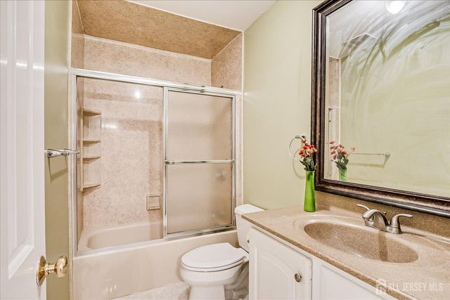 6 Tulip Court, Edison, NJ 08820