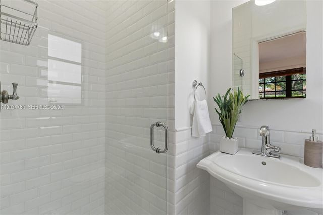 4531 Sheridan Avenue, Miami Beach, FL 33140