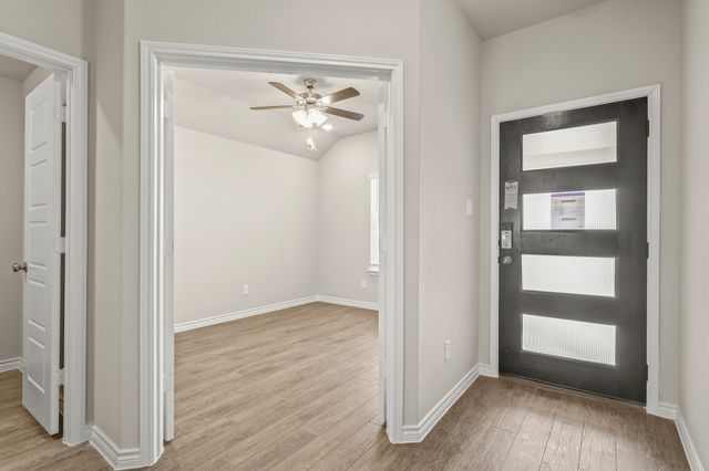 7024 Trestle Street, Fort Worth, TX 76036