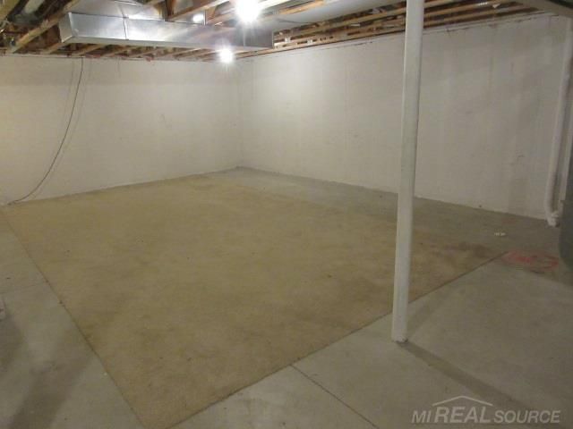 55302 Boardwalk Lane, Utica, MI 48316