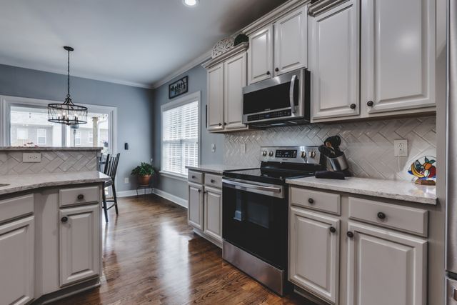 2766 Trasbin Ct, Thompsons Station, TN 37179