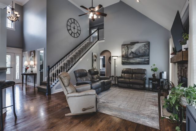 2766 Trasbin Ct, Thompsons Station, TN 37179