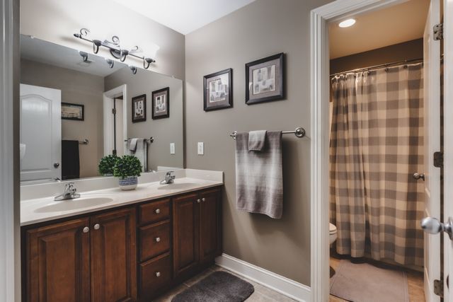 2766 Trasbin Ct, Thompsons Station, TN 37179