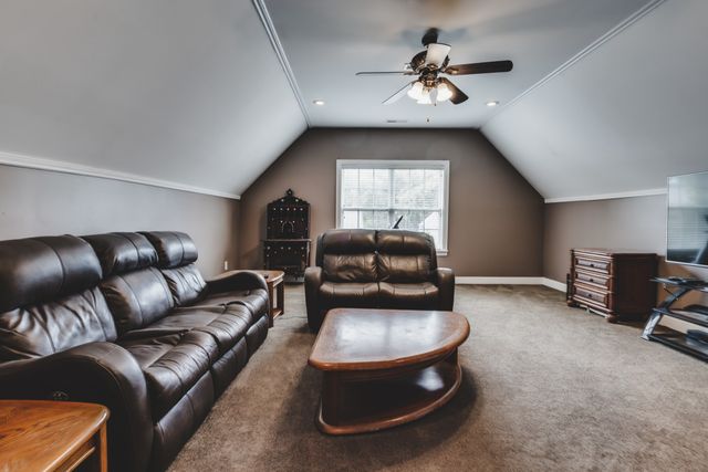 2766 Trasbin Ct, Thompsons Station, TN 37179