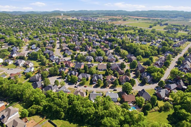 2766 Trasbin Ct, Thompsons Station, TN 37179