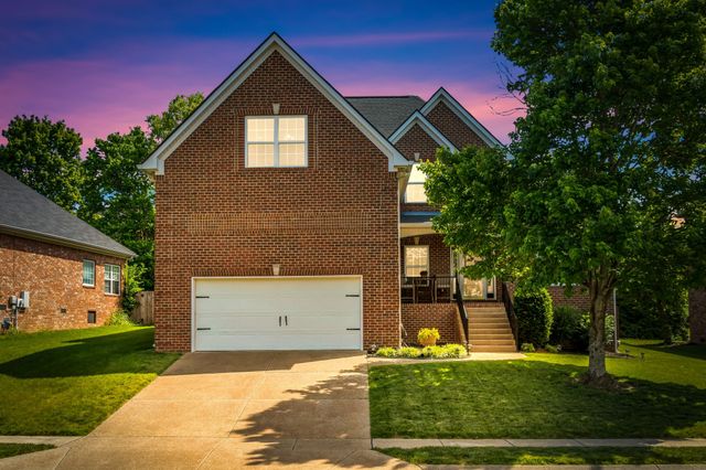 2766 Trasbin Ct, Thompsons Station, TN 37179