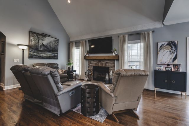 2766 Trasbin Ct, Thompsons Station, TN 37179