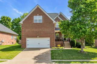 2766 Trasbin Ct, Thompsons Station, TN 37179