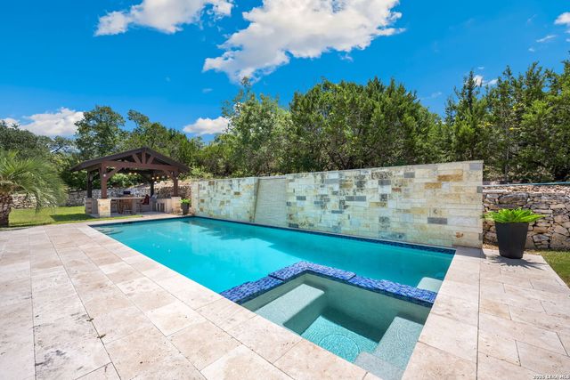 10542 Kendall Canyon, San Antonio, TX 78255