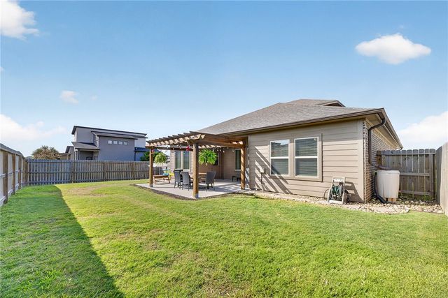 7814 Stampede Dr, Corpus Christi, TX 78414