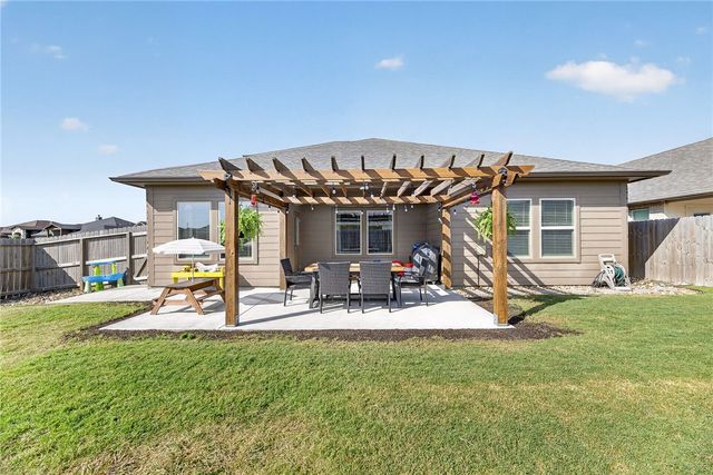 7814 Stampede Dr, Corpus Christi, TX 78414