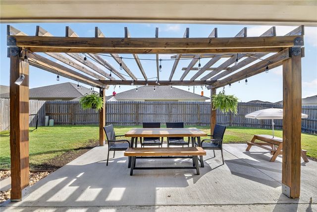 7814 Stampede Dr, Corpus Christi, TX 78414
