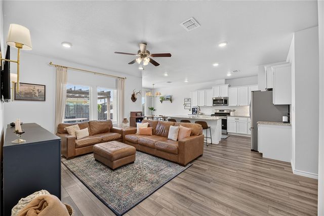 7814 Stampede Dr, Corpus Christi, TX 78414