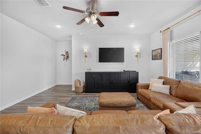 7814 Stampede Dr, Corpus Christi, TX 78414