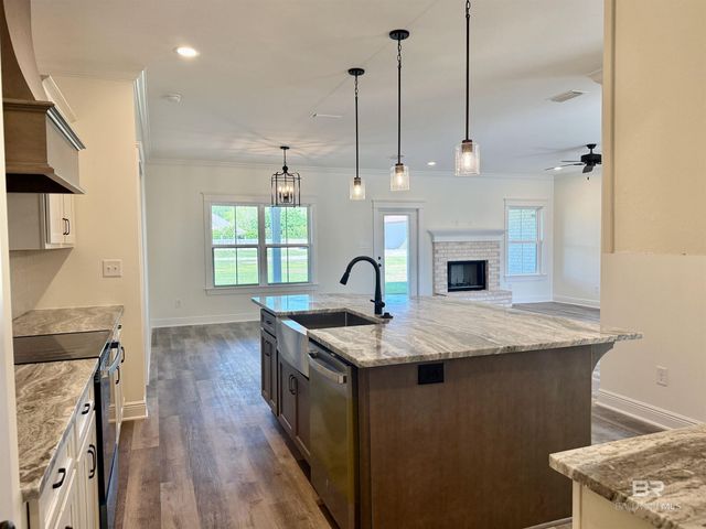 20877 Hale Drive, Robertsdale, AL 36567