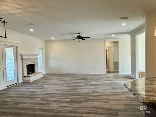 20877 Hale Drive, Robertsdale, AL 36567
