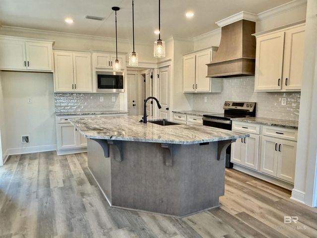20877 Hale Drive, Robertsdale, AL 36567