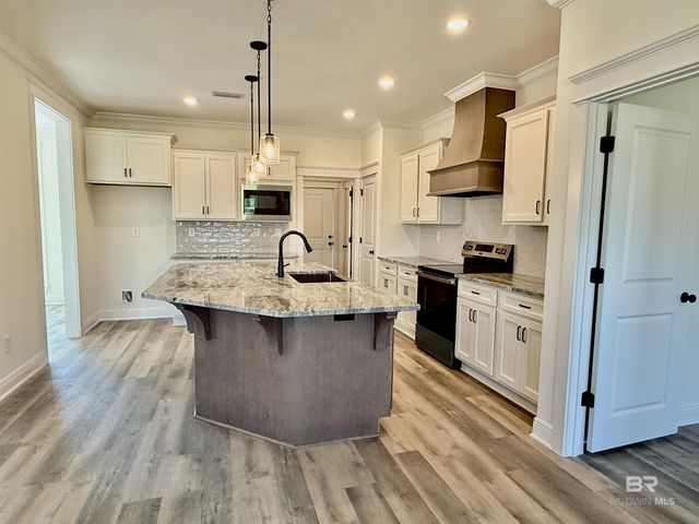 20877 Hale Drive, Robertsdale, AL 36567