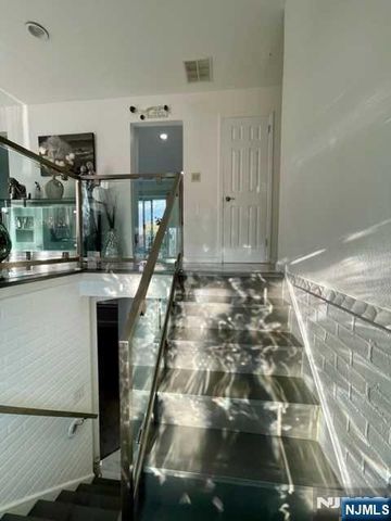 149 Truman Terrace, Paramus, NJ 07652