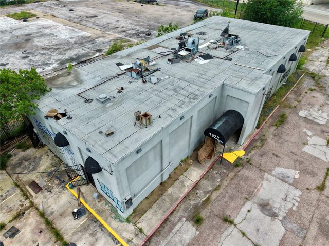 7926 & 7928 N Shepherd Drive, Houston, TX 77088