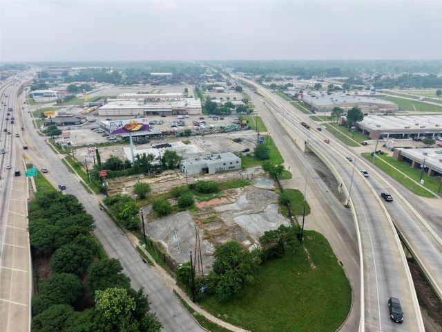 7926 & 7928 N Shepherd Drive, Houston, TX 77088