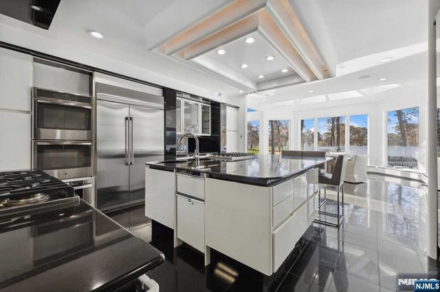 23 Rio Vista Drive, Alpine, NJ 07620