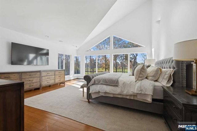 23 Rio Vista Drive, Alpine, NJ 07620