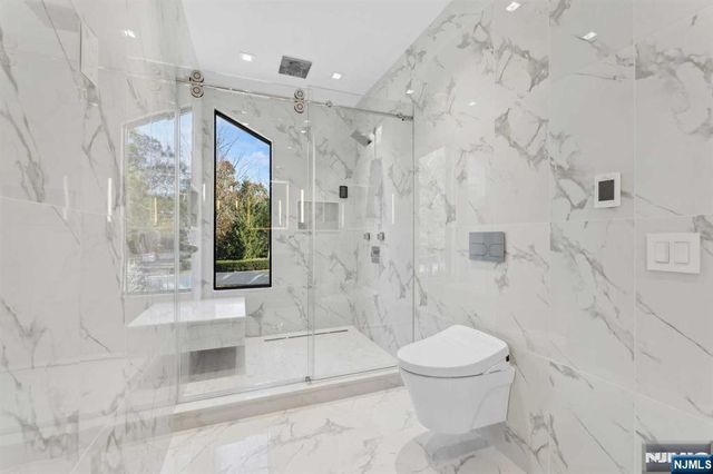 23 Rio Vista Drive, Alpine, NJ 07620