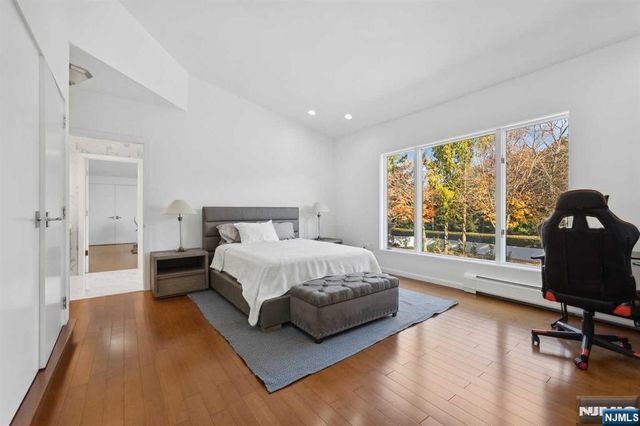 23 Rio Vista Drive, Alpine, NJ 07620