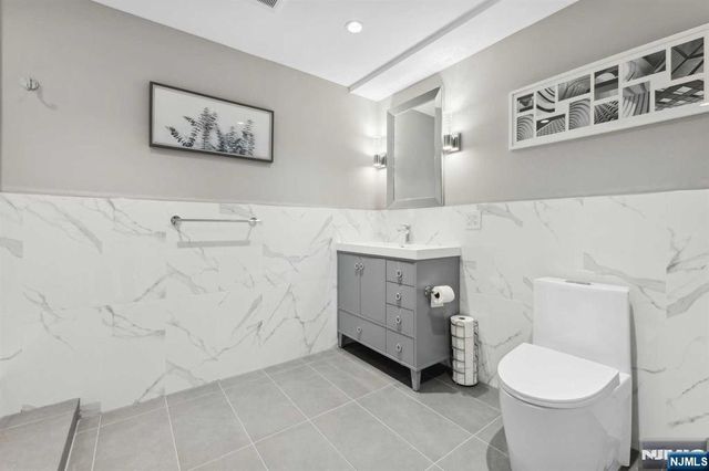 23 Rio Vista Drive, Alpine, NJ 07620