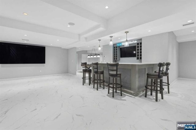 23 Rio Vista Drive, Alpine, NJ 07620