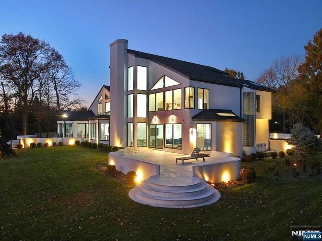 23 Rio Vista Drive, Alpine, NJ 07620