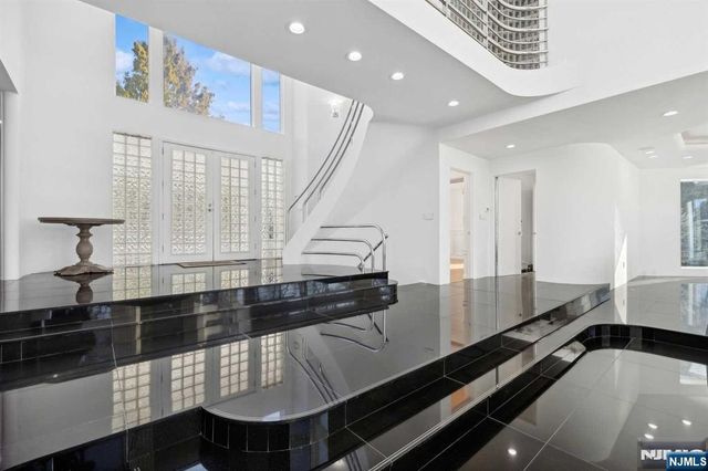 23 Rio Vista Drive, Alpine, NJ 07620