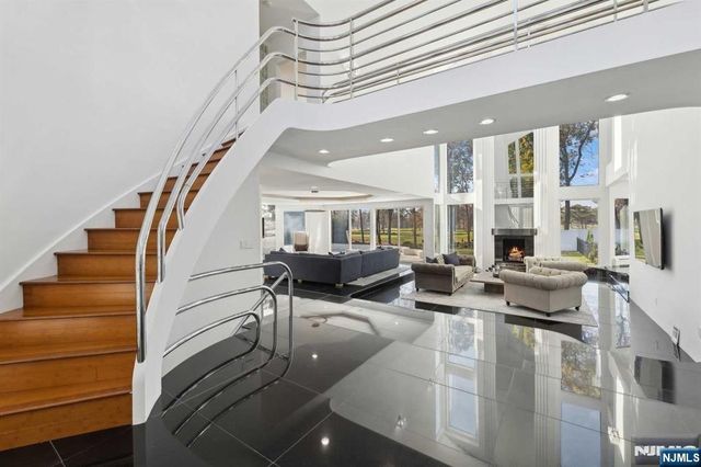 23 Rio Vista Drive, Alpine, NJ 07620