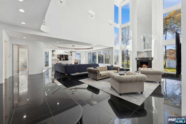 23 Rio Vista Drive, Alpine, NJ 07620