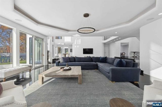 23 Rio Vista Drive, Alpine, NJ 07620