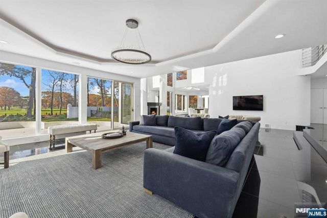 23 Rio Vista Drive, Alpine, NJ 07620