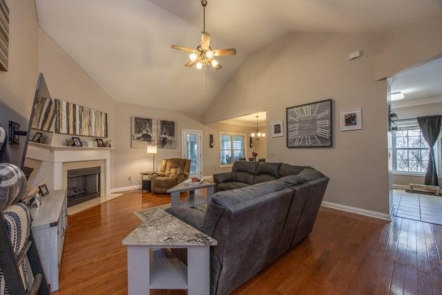 113 Cedar Stream Drive, Paris, KY 40361