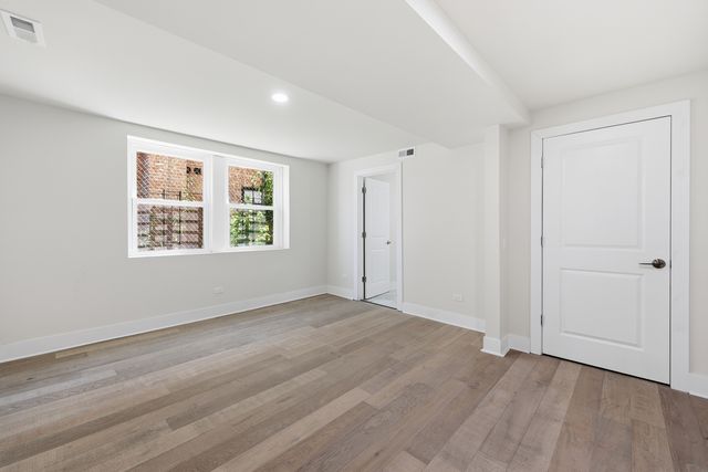 6335 N Magnolia Avenue G, Chicago, IL 60660