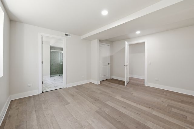6335 N Magnolia Avenue G, Chicago, IL 60660